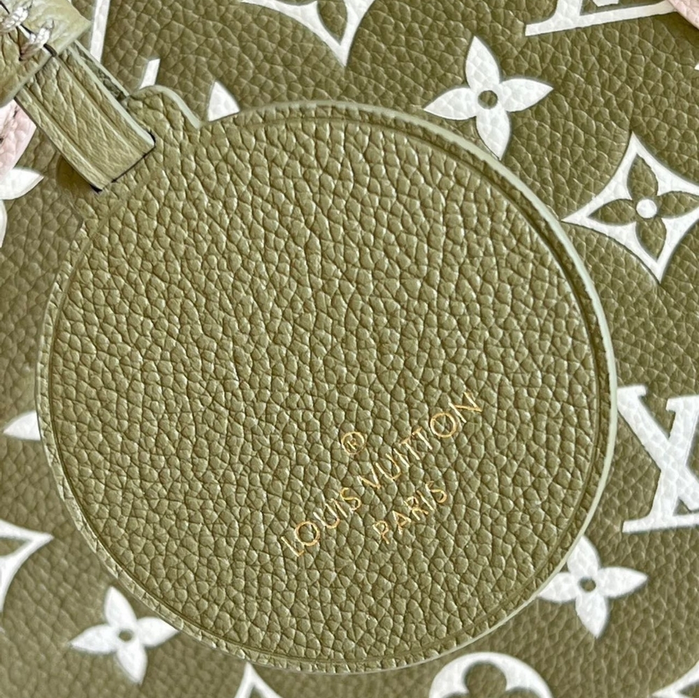 Louis Vuitton MM Green - Picture 6 of 7